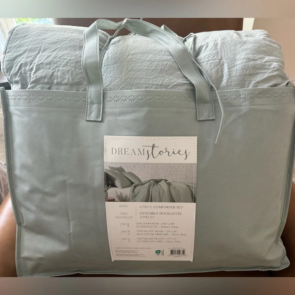 🎉LAST PIECE 🎉DREAM STORIES Solid Supersoft Comforter Set - Picture 1 of 6